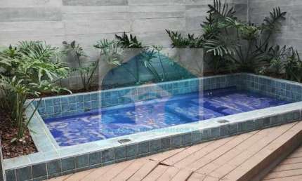 Casa na Vila Mariana , 3 suites, 275m², 2 vagas com piscina .