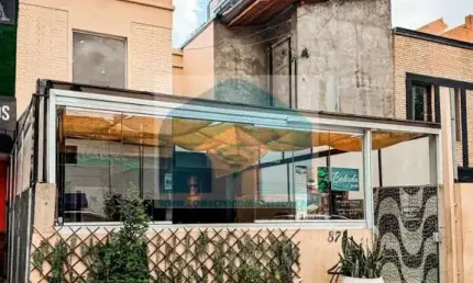 Casa comercial na Vila Nova Conceiççaoi com vão livre