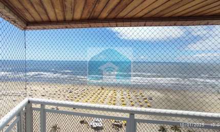Apartamento no Bairro Ocian, Praia Grande SP, com 3 dormitórios, 1 suíte. Frente mar.