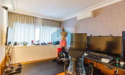 Casa em Condomínio com 4 Suítes à Venda com 144 de area util