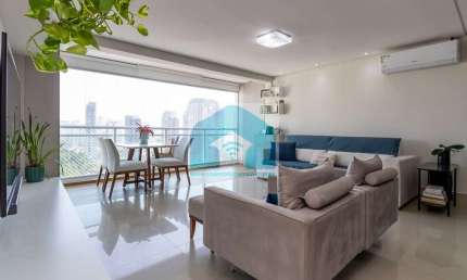 Cobertura duplex mobiliada no Brooklin com amplo terraço e vista livre 154m²