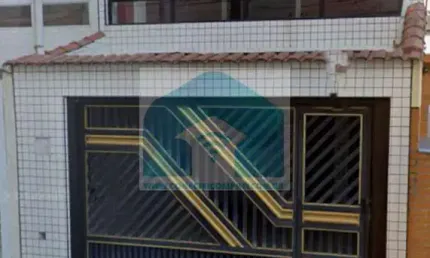 Sobrado no Bairro da Guilhermina Praia Grande SP, com 3 dormitórios, sendo 1 suíte.