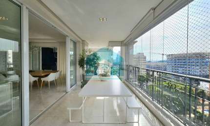 Apartamento em Moema 405m²- 4 suítes -5 vagas- Varanda Gourmet-Alto Padrão