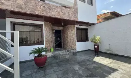 Sobrado com 3 dormitórios à venda, 337 m² por R$ 959.900,00 - Tres Meninos - Sorocaba/SP