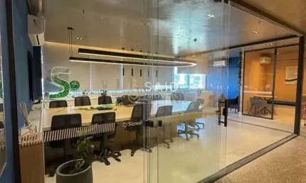 Sala Comercial de Alto Padrão no Helbor  Corporate Pronta para Escritório