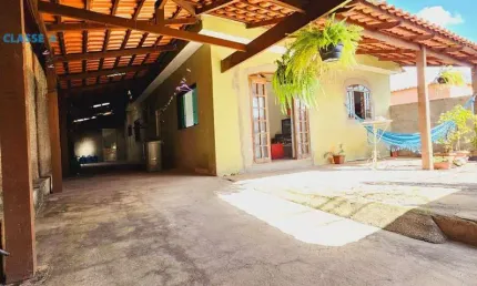 Casa com 3 dormitórios à venda, 200 m² por R$ 630.000 - Tijuco - Contagem/MG