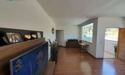 Classe A Imóveis apresenta: Casa Ampla e Confortável com Quintal e Área Gourmet no João Pinheiro