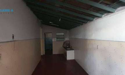 Classe A Imóveis apresenta: Lote com Barracão para Reformar no Carlos Prates