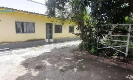 Classe A Imóveis apresenta: Lote com 2 Barracões em Localização Privilegiada