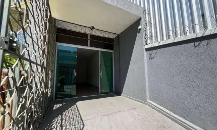 Classe A Imóveis apresenta: Casa Ampla para Locação no Coração do Alípio de Melo
