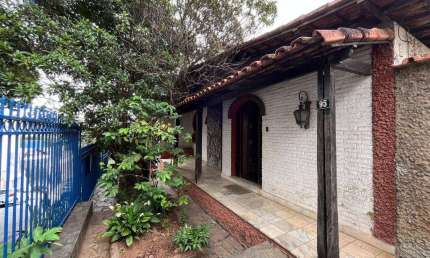 Classe A Imóveis apresenta: Casa à venda no Coração Eucarístico