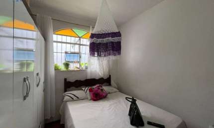 Classe A Imóveis apresenta: Casa Geminada Duplex em Condomínio Aconchegante