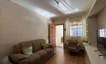 Classe A Imóveis apresenta: Casa com lote e barracão à venda no bairro João Pinheiro