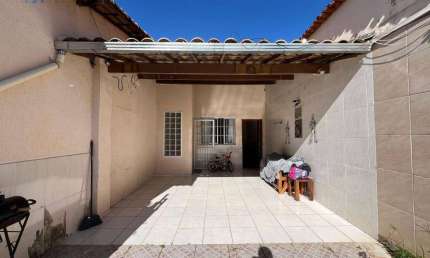 Classe A Imóveis apresenta: Casa com lote e barracão à venda no bairro João Pinheiro