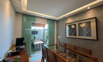 Casa com 3 dormitórios à venda, 95 m² por R$ 770.000,00 - Cabral - Contagem/MG