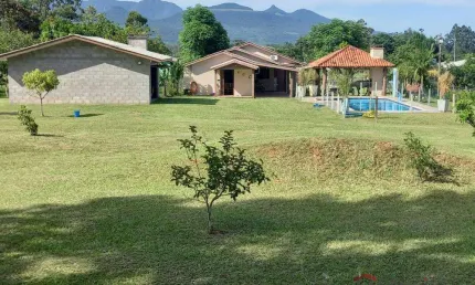 Ferreira negócios imobiliários vende	chácara em terra de areia bairro centro