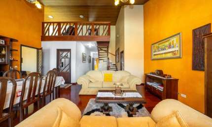 Casa com 8 quartos à venda na Rua Santa Fé, 100, Cidade Industrial, Curitiba, 600 m2 por R$ 1.200.000