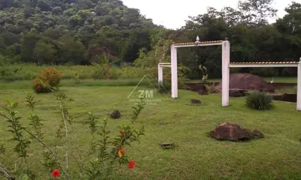 Fazenda à venda na Estrada Tabuleiro, 24, Tinguá, Nova Iguaçu, 1200 m2 por R$ 1.600.000