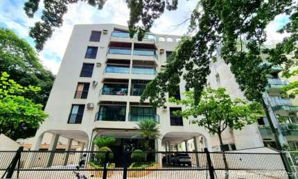 Apartamento Mobiliado 90 metros ², 02 dormitórios, 01 vaga coberta