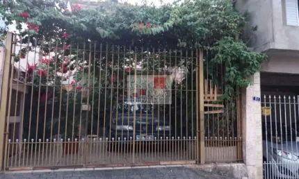 Sobrado bem localizado,próximo ao comercio,escolas,avenidas.