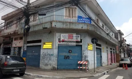 IMÓVEL COM 2 MORADIAS E PONTO COMERCIAL, BOM PARA RENDA . .