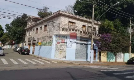 Sobrado residencial muito bem localizado com três dormitórios, suite, e vaga