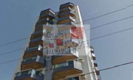 Apartamento boa localização a três quadras da praia,perto de comércio e padaria.