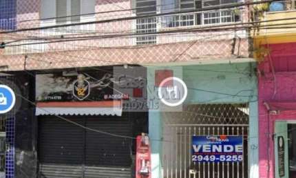 Ótimo imóvel para renda com 02 moradias, mais um salão comercial;