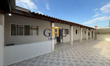 VENDO OU ALUGO - CASA DE LOTE INTEIRO NO JARDIM ILHA DAS FLORES -  SALTO DE PIRAPORA/SP
Área constr