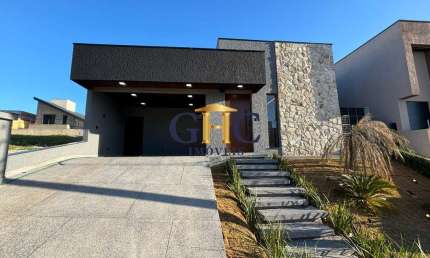 VENDO CASA TÉRREA NO CONDOMÍNIO CYRELA LANDSCAPE - VOTORANTIM/SP
Área terreno: 305 m² / Área constr