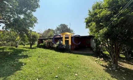 VENDO OU ALUGO: CHÁCARA PRÓXIMO AO PESQUEIRO DO TONHÃO EM SALTO DE PIRAPORA/SP
Área Terreno: 2.400