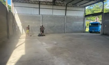 Galpão para Locação em Itaboraí, Calundu, 2 banheiros