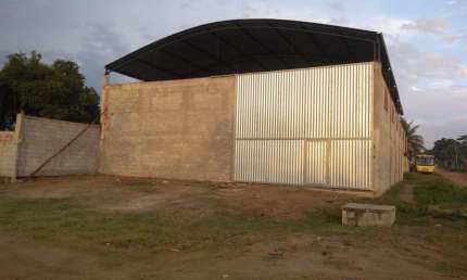 Galpão para Venda em Itaboraí, Areal, 2 dormitórios, 1 banheiro, 1 vaga
