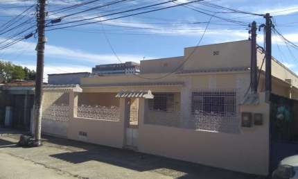 Casa Comercial para Locação em Itaboraí, Rio Várzea, 3 dormitórios, 1 suíte, 2 banheiros, 2 vagas