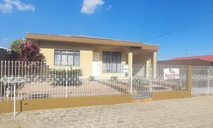 Casa com 3 quartos para alugar na Rua Guadalajara, Centro, Araucária