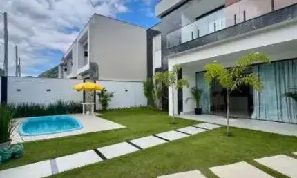 Casa em Condomínio : Duplex / Residencial / Vargem Pequena