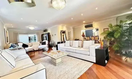 Casa em Condomínio : Triplex / Residencial / Barra da Tijuca