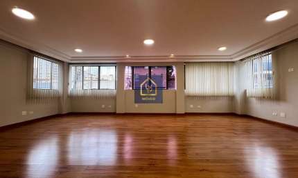 Sala Comercial p/ aluguel. São 65 m² privativos por R$ 2.990,00 no bairro Centro Cívico em Curitiba/PR