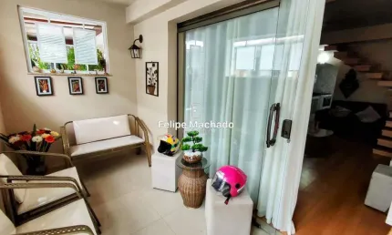 Casa de vila com varanda gourmet e ótimo acabamento - pronta pra morar!