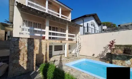 Linda casa/Sobrado a venda na vila Oliveira em Mogi das Cruzes