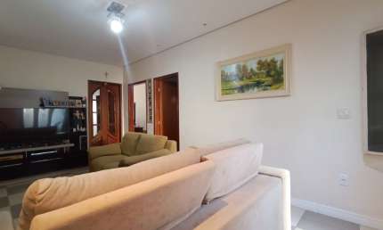 Linda casa a venda na Vl. Industrial em Mogi das Cruzes