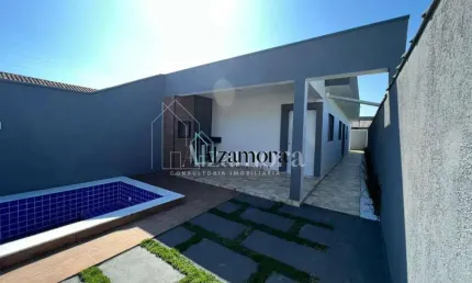 Casa lado praia com piscina no Jardim Grandesp - Itanhaém/SP