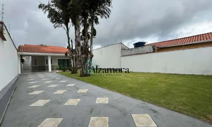 Casa de lote inteiro 300 metros da Praia em Itanhaém/SP