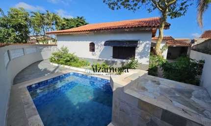 Casa de lote inteiro com piscina e lado praia Agenor de Campos Mongaguá SP