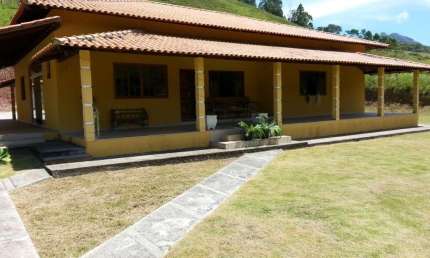 Casa Plana para Venda em Santa Maria Madalena, Largo do Machado, 3 dormitórios, 2 suítes, 6 banheiros, 6 vagas