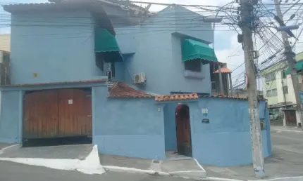 Imóvel Comercial para Venda em São Gonçalo, Centro, 3 dormitórios, 2 banheiros, 1 vaga
