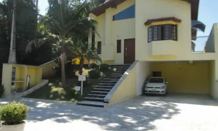 Casa a venda no Condomínio Aruã com 3 dormitórios/ 01 suíte/ 6 vagas Lagos ll- Mogi da Cruzes