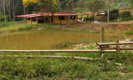 Sítio em condomínio á venda no clube dos oficiais em Suzano/SP
