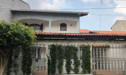 Excelente casa a venda com 5 dorm.  no Jd. Medina em Poá/SP.