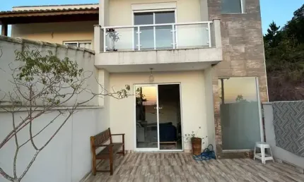 Excelente sobrado com 3 suítes no Jardim Rubi – Mogi das Cruzes